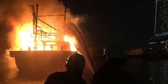 Kapal KM Riki yang Kebakar di Pulau Seribu Berangkat dari Muara Baru