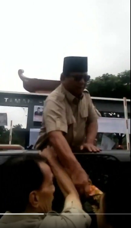 prabowo pukul keamanan