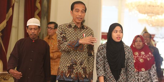 Usai Bertemu Jokowi, Siti Aisyah Tak Bicara Apapun Saat Tinggalkan Istana