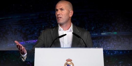 Formasi: Tantangan Zinedine Zidane