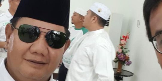 Sosok Prabowo 'KW' Bikin Heboh Bandara Pekanbaru
