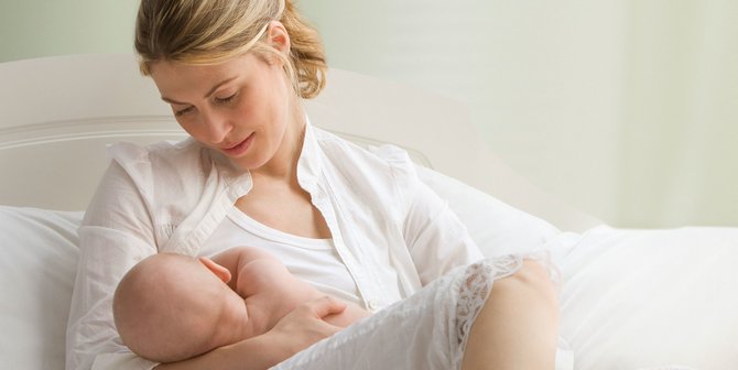 Bolehkah Membangunkan Bayi untuk Menyusui Bayi Ketika Sedang Tidur?
