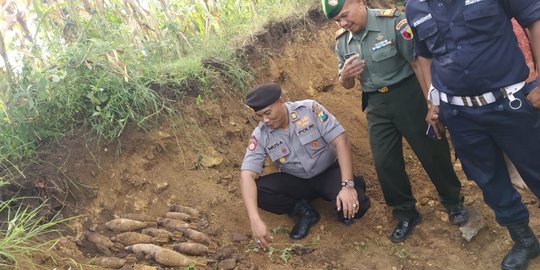 Belasan Mortir Ditemukan Warga Saat Menggali Tanah di Tuban