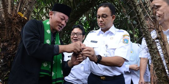 Panen Dukuh dan Salak, Anies Baswedan Tetapkan CBC Jadi Lokasi Wisata Alam