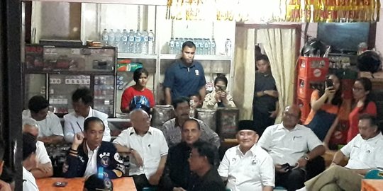 Habiskan Malam di Balige, Jokowi Nikmati Kopi Rp 7.000 Kedai Partungkoan