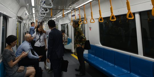 Antusiasme Warga Tinggi, MRT Tambah Kuota dan Jam Uji Coba Publik