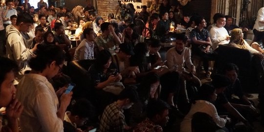 Nobar di Rumah Aspirasi, Pendukung Jokowi-Ma'ruf Digegerkan Tas Mencurigakan