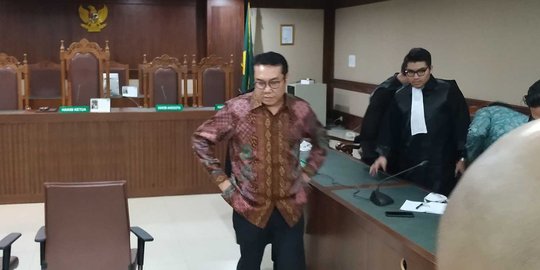 Bekas Direktur Keuangan PT Pertamina Divonis 8 Tahun Penjara