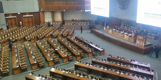 Rapat Paripurna DPR Pengesahan Hakim Konstitusi Cuma Dihadiri 29 Anggota