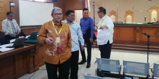 Ahmad Heryawan dan Deddy Mizwar 'Reuni' di Sidang Kasus Meikarta