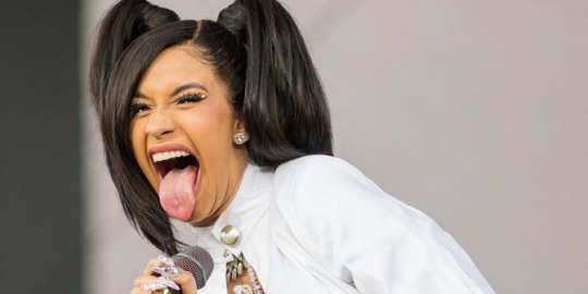 Main Film Bareng Jennifer Lopez, Cardi B Jadi Penari Erotis?