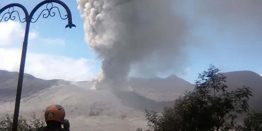 Wisatawan Asing Meningkat Meskipun Gunung Bromo Erupsi