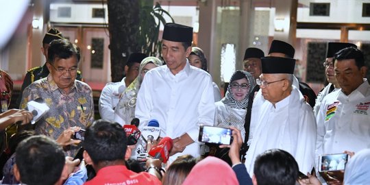Strategi Ofensif TKN Jokowi Gaet Swing Voters di Kampanye Terbuka