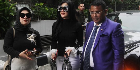 Naik Jet Pribadi Seperti Syahrini, Hotman Paris Ungkap Harga yang Harus Dibayar