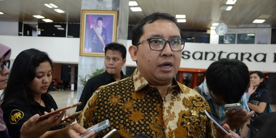 Fadli Zon Soal Wacana Penyebar Hoaks Dijerat UU Terorisme: Wiranto Ngawur!