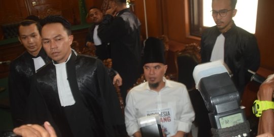 Sidang Diwarnai Perdebatan, Kuasa Hukum Nilai Ahli Bahasa Ringankan Dhani