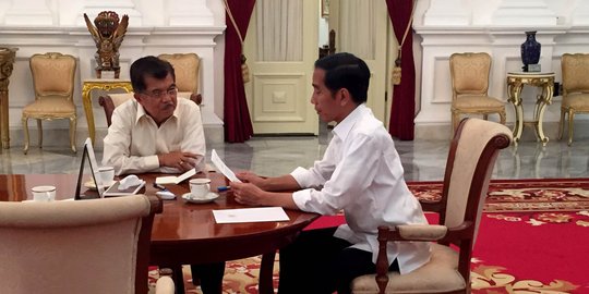 Jokowi di Mata JK: Bisa Hidup Tanpa HP, Pakaian Santai, ke Kantor Dua Kali Seminggu