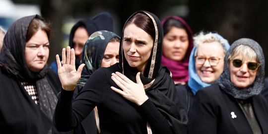 Berhijab, PM Selandia Baru Hadiri Salat Jumat di Masjid Al Noor
