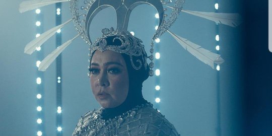 Unggah Lagu Restu, Melly Goeslaw Matikan Kolom Komentar dan Tulis ini