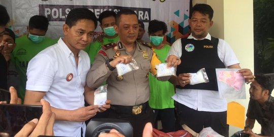 Polisi Bekuk 4 Pengedar Narkoba di Bekasi, Sabu 1/2 Kg Disita