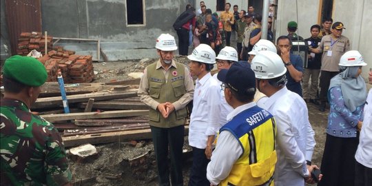 Jokowi Tinjau Pembangunan Rumah Tahan Gempa di Kota Mataram