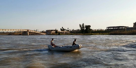 Kapal Feri Tenggelam di Irak, 80 Penumpang Tewas