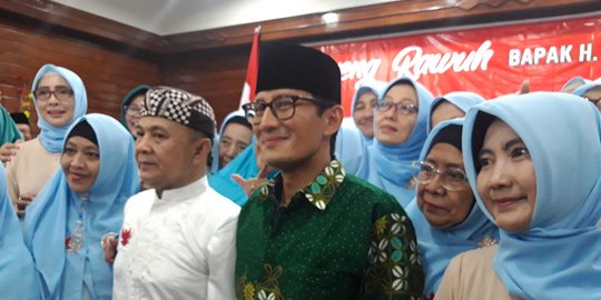 Sandi Prihatin 6 Guru Honorer di Tangerang Dipecat Usai Foto Pose 2 Jari