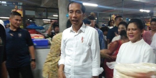Resmikan Pasar Badung, Jokowi Minta Jangan Sampai Bau dan Kotor