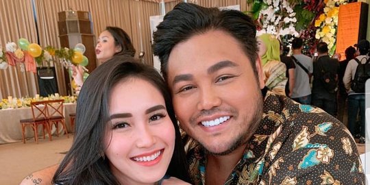 Bikin Baper, Ivan Gunawan Tulis Pesan Manis untuk Ayu Ting Ting