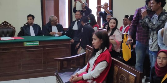 Usai Sidang Dakwaan, Muncikari Vanessa Angel Mengaku Dijebak