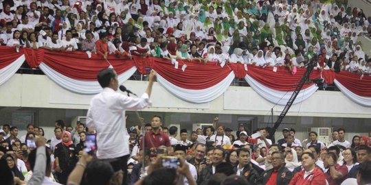 Tokoh NU Pimpin Doa & CEO Arema Naik Panggung Kampanye Jokowi di Malang