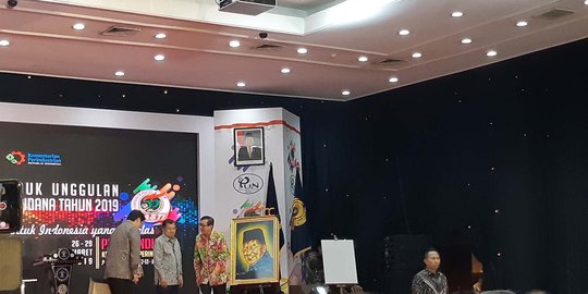 Buka Pameran, Wapres JK Dapat Hadiah Lukisan Karya Narapidana