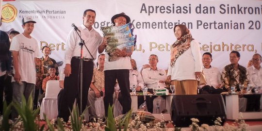Kades Jayamukti Karawang Berkomitmen Tingkatkan Produksi & Kesejahteraan Petani