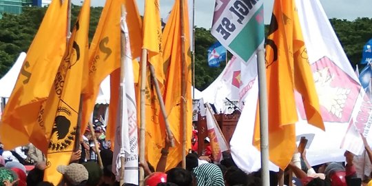 Airlangga Geram, Kantongi Nama Pelaku Pengibar Bendera Golkar di Kampanye Prabowo