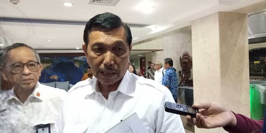 Luhut Soal Tiket Pesawat Masih Mahal: Maskapai Jangan Ambil Untung