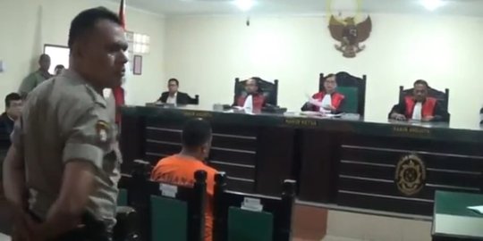 2 Kurir 20 Kg Sabu Divonis Mati, Keluarga Histeris di Pengadilan