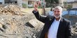 Lihat Kantornya Hancur Dirudal Israel, Pemimpin Hamas Acung Dua Jari