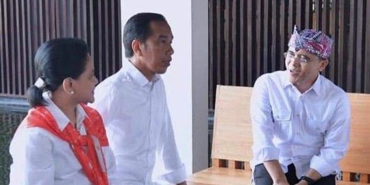 Bawaslu Kaji Pelanggaran dalam Imbauan Jokowi Pakai Baju Putih ke TPS