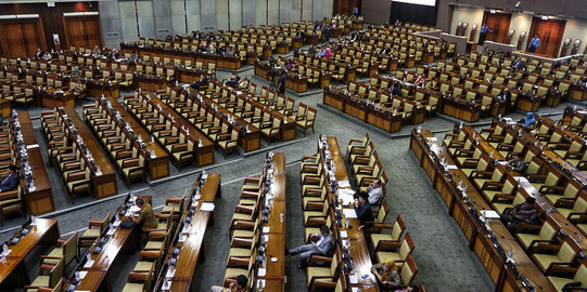 Tutup Masa Sidang, DPR Perpanjang Pembahasan 8 Rancangan Undang-Undang