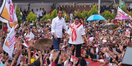 Jokowi Jelaskan Kejadian Iriana Jatuh di Panggung Saat Kampanye