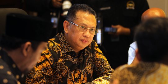 Bamsoet Sindir Tokoh Kutu Loncat dan Penjilat di Belakang Capres-Cawapres