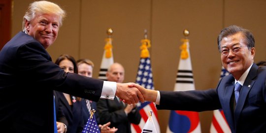 Trump Akan Bertemu Moon Jae-in April Mendatang, Bahas Denuklirisasi Secara Mendalam