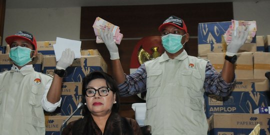 KPK Bantah Ada Cap Jempol di Amplop Serangan Fajar Bowo Sidik