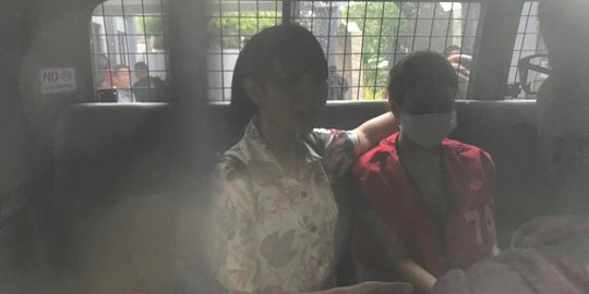 Pakai Rompi Merah, Vanessa Angel Ditahan 20 Hari di Rutan Medaeng