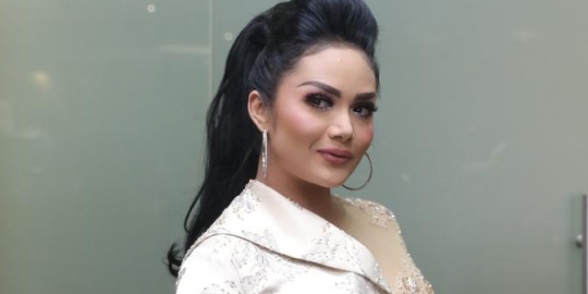 Gelar Pengajian, Alis Krisdayanti Bikin Salah Fokus