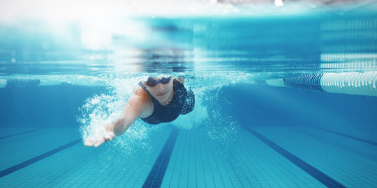 5 Cara Mencegah Kecelakaan Saat Berenang Penting Untuk Diwaspadai Merdeka Com