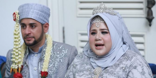 Jennifer Dunn dan Faisal Harris Hadir di Resepsi Pernikahan Dhawiya