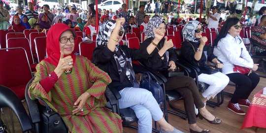 Kampanye, Ibunda dan Kerabat Jokowi Ikut Blusukan ke Boyolali