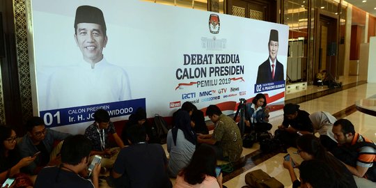 Prabowo Salat Magrib dan Doa Bersama Sebelum Debat Pilpres Keempat
