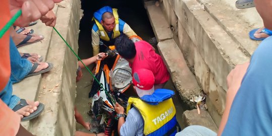 Terseret Banjir, Hendra Ditemukan Tewas Tersangkut di Selokan